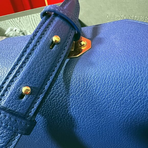 Alexander McQueen Leather Shoulder Box Bag - Picture 6 of 9